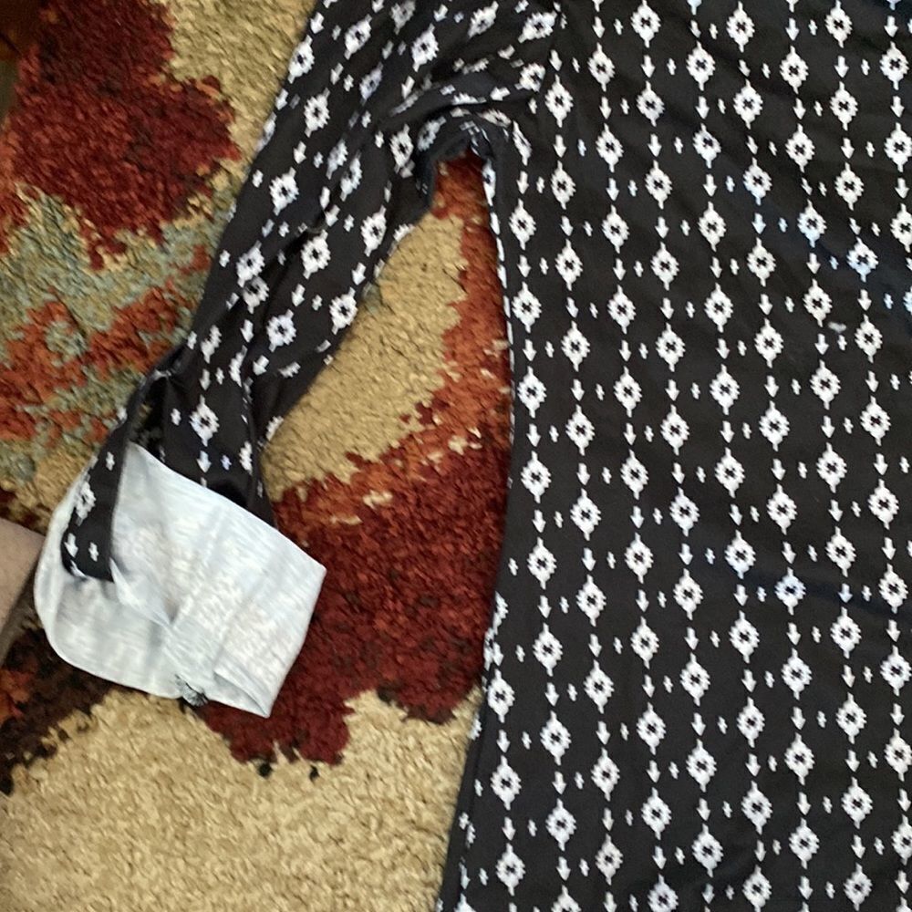 ❤️ Aztec Roll Sleeve Tunic ❤️ - Picture 3 of 7